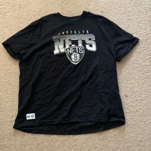 NWOT Men’s Brooklyn Nets Shirt